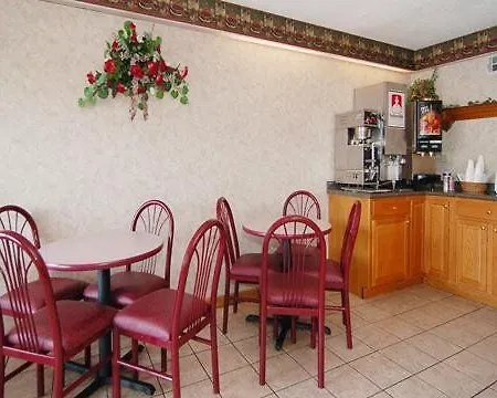Red Roof Inn & Suites Cave City 